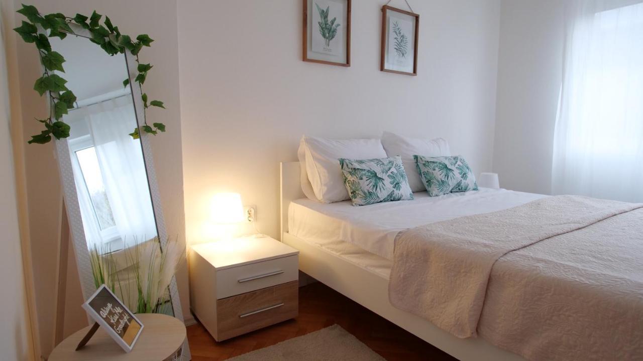 Arena With 3 Bedrooms In The Center Apartman *